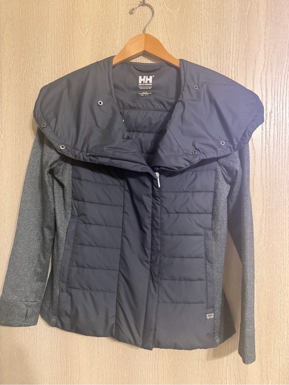 Helly Hansen Women's Navy/ Gray Quilted Packable Jacket